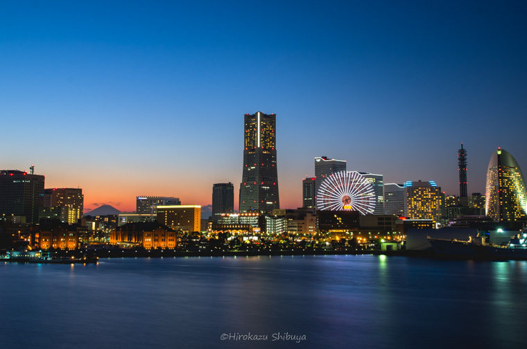 休日の都市夜景