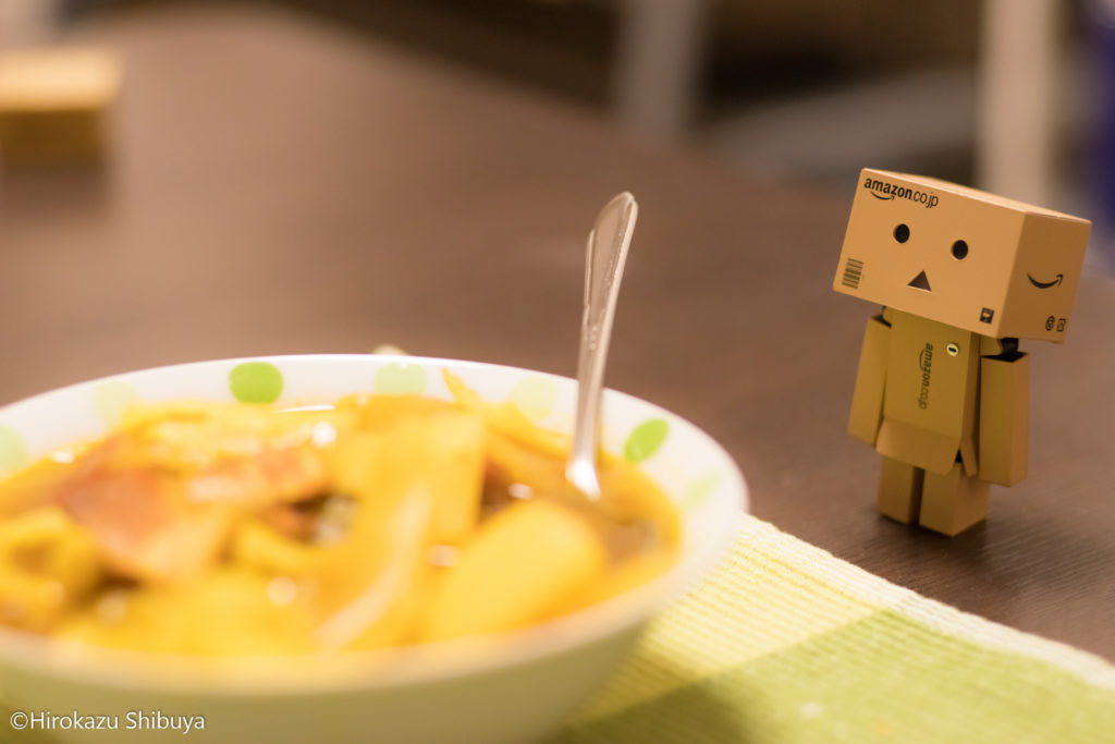 カレーポトフを食べたそうにするダンボーミニ